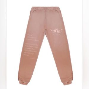 Boys lie oversized sweatpants